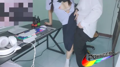 คลิปโป๊เสียงไทย NiNewTHAI นักเรียนแอบดูหนังโป๊ โดนรุ่นพี่จับเย็ดคาชุด XXX หีขาวๆเจอตอกร้องลั่นบ้าน เย็ดสดปล่อยน้ำเชื้อเต็มรูหี
